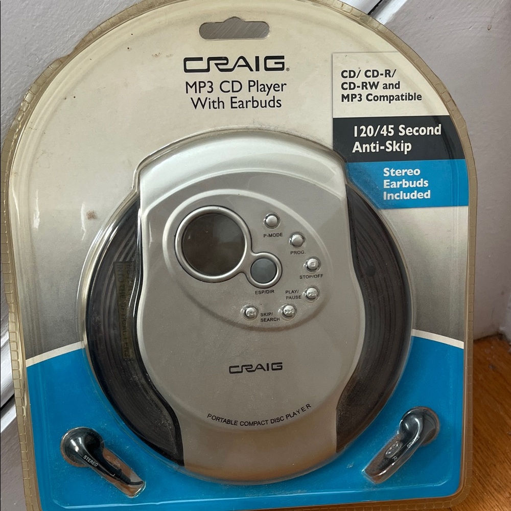 NIP! Vintage Craig Silver Portable MP3 CD Player with Earbuds